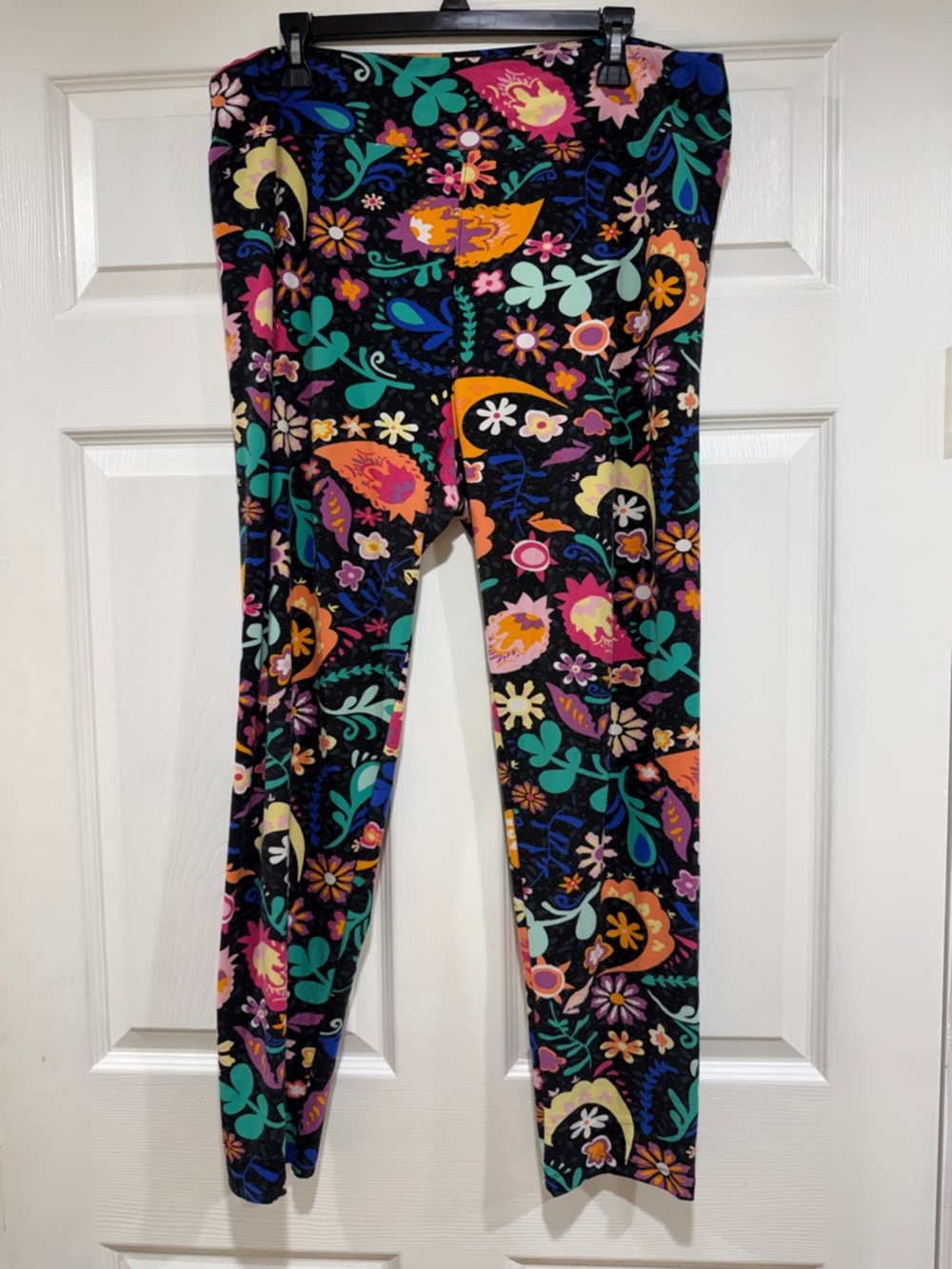 LuLaRoe Women’s Black Floral Paisley Multi-Color Leggings